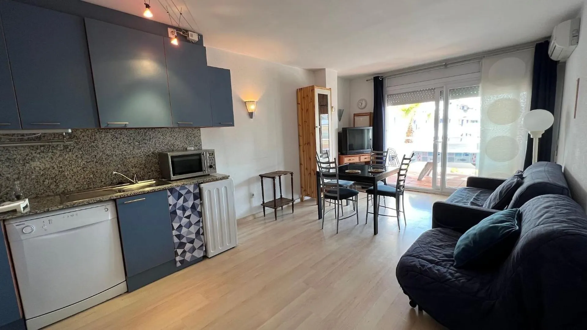 Bonito Piso En Roses Con Piscina Y Parking Appartement 0*,  Spanje