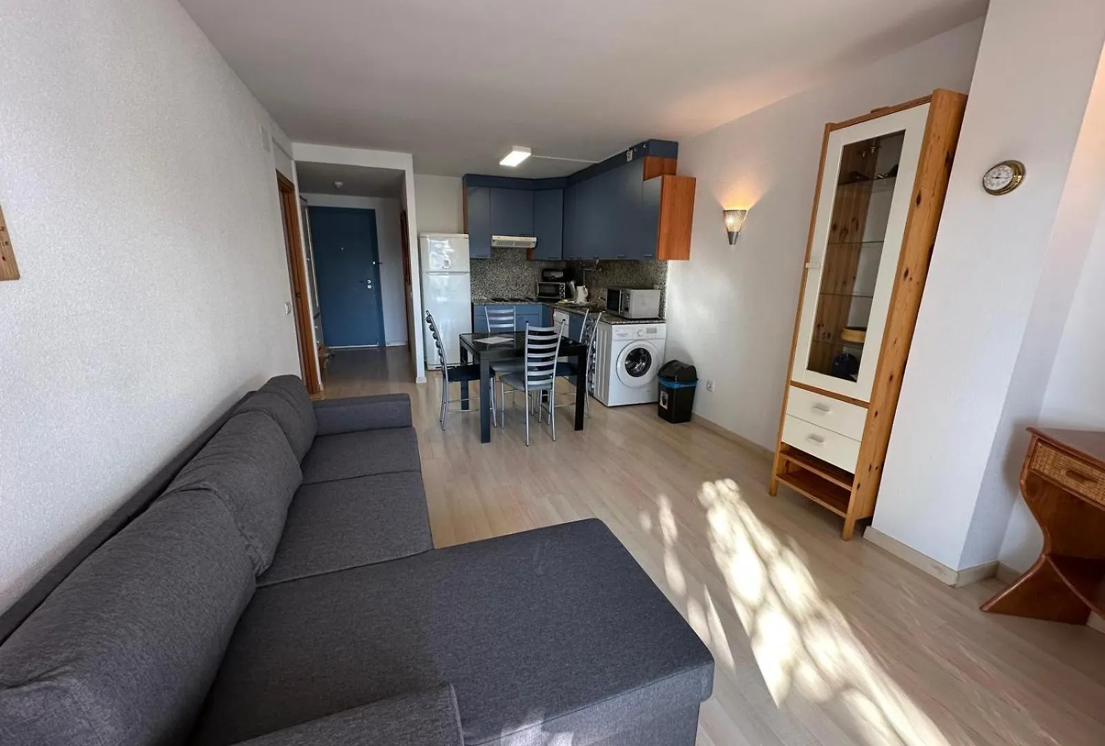 Bonito Piso En Roses Con Piscina Y Parking Av-66 Apartamento