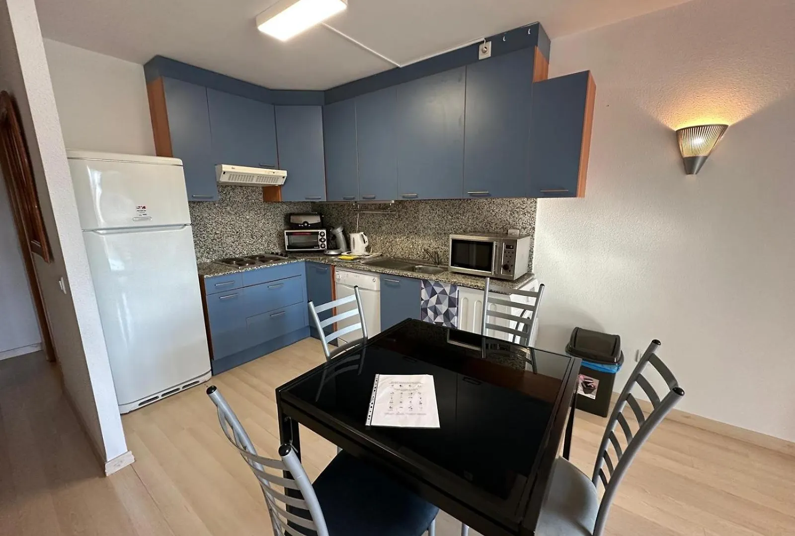 Bonito Piso En Roses Con Piscina Y Parking Av-66公寓